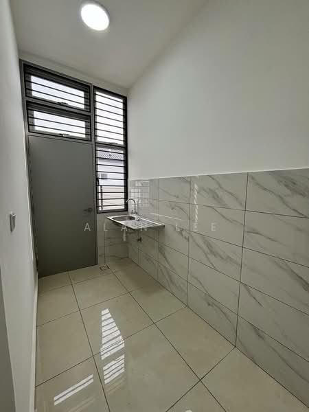 Iconia Garden Residence (Precinct B2) @ Taman Impian Emas untuk Untuk Dijual - RM 690,000, Mac 2026 - Kitchen - PropertyGuru.com.my