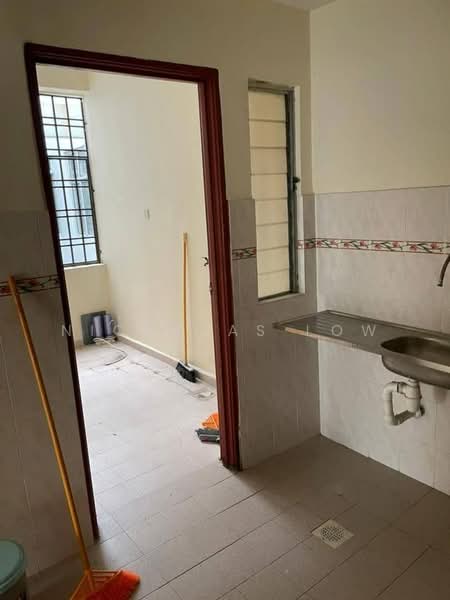 Desa Skudai Apartment untuk Untuk Disewa - RM 1,400 /bulan, Mac 2026 - Kitchen - PropertyGuru.com.my