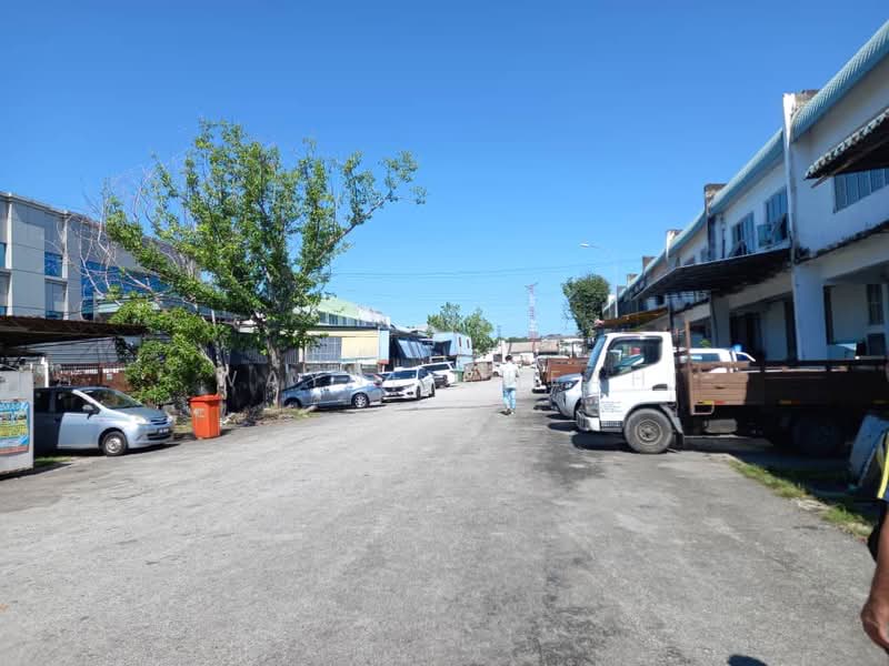 Factory for Rent in Taman Perindustrian Taming Jaya (Balakong) - Wayne Cheah - Exterior - PropertyGuru.com.my
