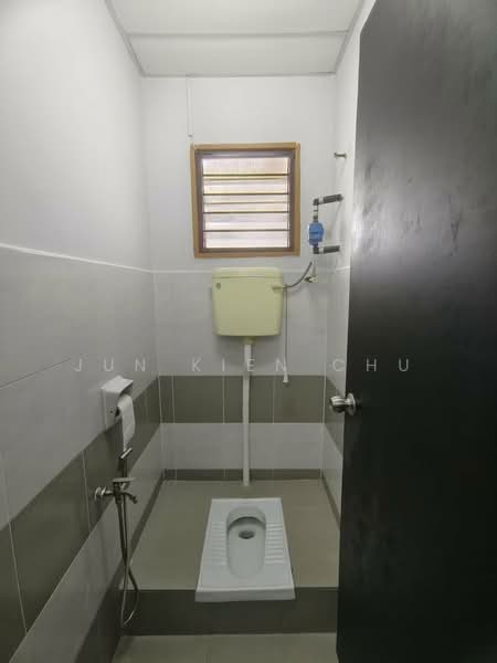 Shop for Rent in Taman Kajang Perdana (Kajang) - Jun Kien Chu - Bathroom - PropertyGuru.com.my