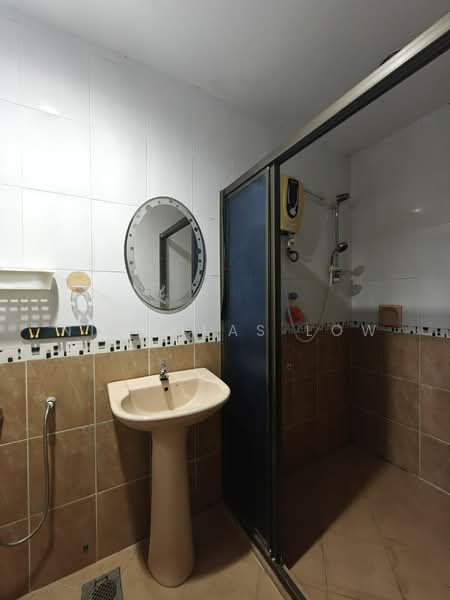 Taman Puteri Wangsa Jalan Lading 47 untuk Untuk Disewa - RM 1,300 /bulan, Mac 2026 - Bathroom - PropertyGuru.com.my