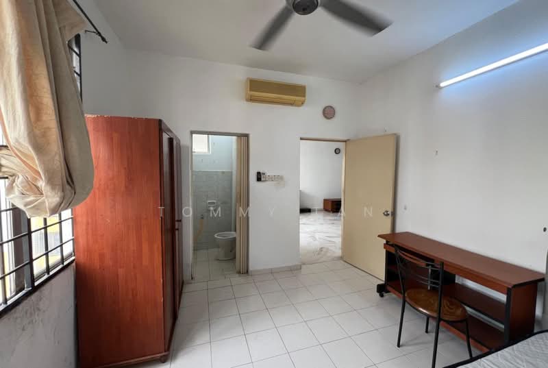 Apartment for Rent at Pangsapuri Lagoon Perdana - TOMMY TAN - Bathroom - PropertyGuru.com.my