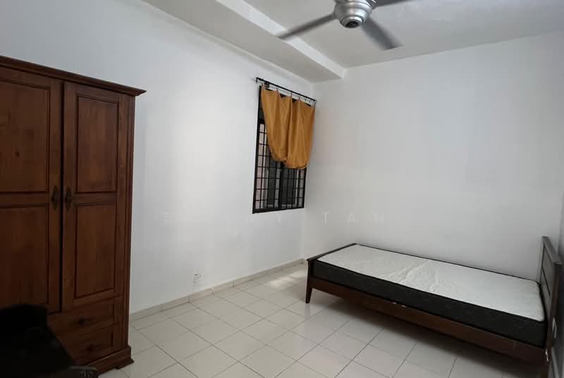 Apartment for Rent at Pangsapuri Lagoon Perdana - TOMMY TAN - Bedroom - PropertyGuru.com.my