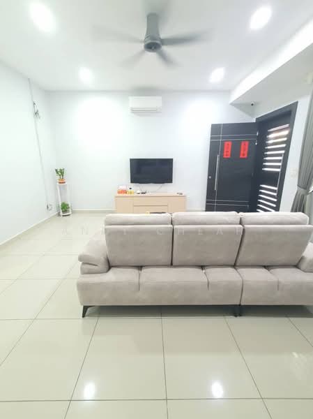 2-storey Terraced House for Rent in Bandar Putra (Kulai) - Andy Cheah - Living Room - PropertyGuru.com.my