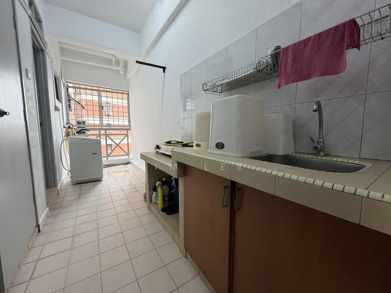 Condominium for Sale at Cypress Condominium - Kim Lee - Kitchen - PropertyGuru.com.my