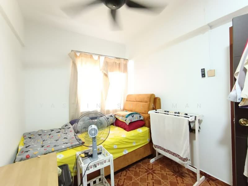Condominium for Sale at Danau Idaman - Yasmin Sulaiman - Bedroom - PropertyGuru.com.my