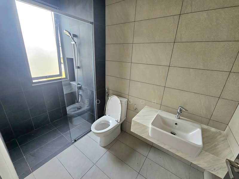 Semi-Detached House for Sale in Telok Panglima Garang (Selangor) - Leon Goh - Bathroom - PropertyGuru.com.my