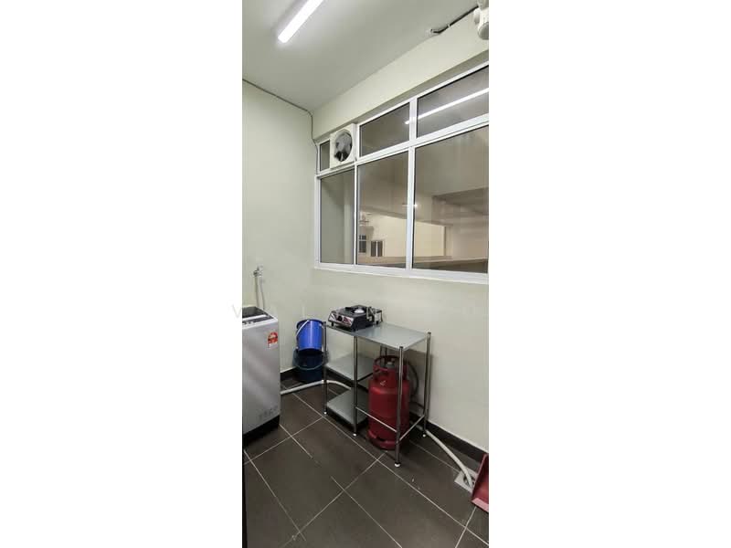 Condominium for Rent at Paraiso Residence @ The Earth - Valyn Ho - Kitchen - PropertyGuru.com.my