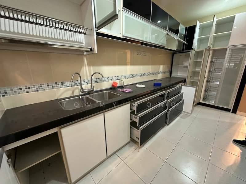 Palm Walk untuk Untuk Dijual - RM 750,000, Mac 2026 - Kitchen - PropertyGuru.com.my