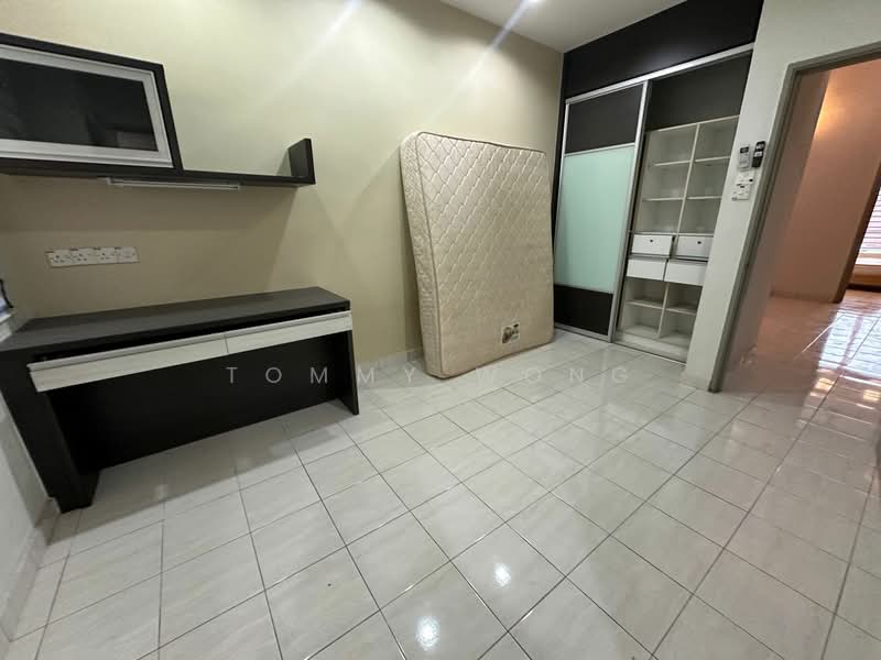 Palm Walk untuk Untuk Dijual - RM 750,000, Mac 2026 - Bedroom - PropertyGuru.com.my