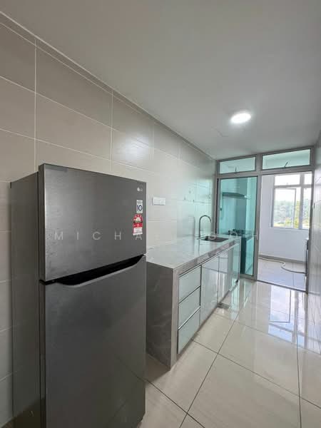 Midori Green (Pangsapuri Hijauan) untuk Untuk Disewa - RM 2,400 /bulan, Mac 2026 - Kitchen - PropertyGuru.com.my