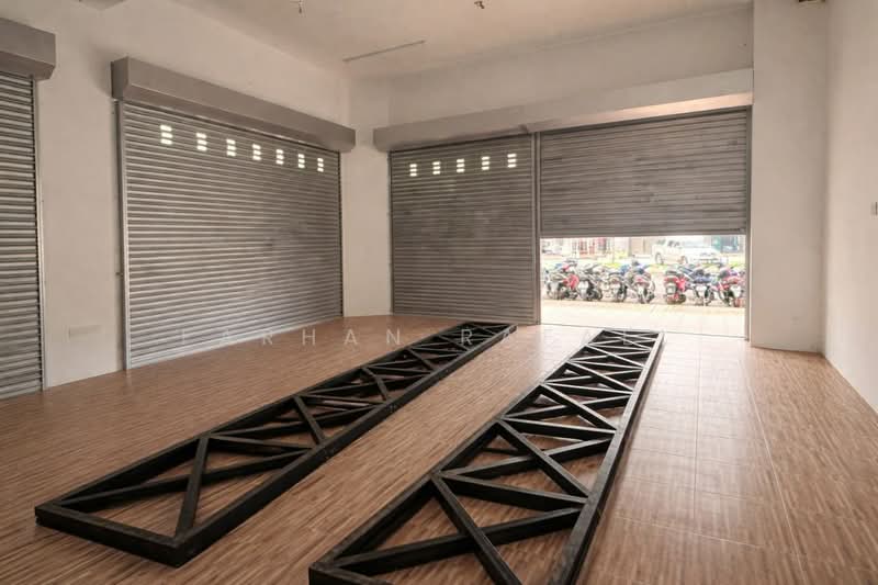 Shop for Rent in Puncak Alam (Selangor) - Farhan Rafael - Exterior - PropertyGuru.com.my