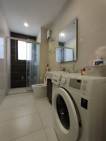 Bay Point @ Country Garden Danga Bay untuk Untuk Disewa - RM 2,100 /bulan, Mac 2026 - Bathroom - PropertyGuru.com.my