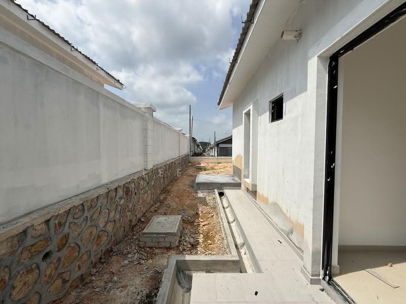 Semi-Detached House for Sale in Taman Evergreen Heights (Batu Pahat) - Lee Kee - Exterior - PropertyGuru.com.my