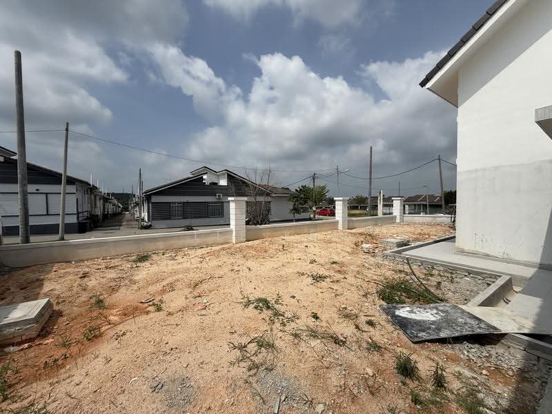 Semi-Detached House for Sale in Taman Evergreen Heights (Batu Pahat) - Lee Kee - Exterior - PropertyGuru.com.my