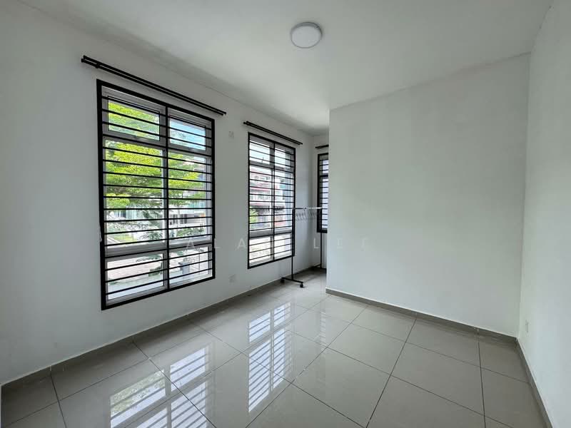 Taman Tiram Jaya untuk Untuk Dijual - RM 1,100,000, Mac 2026 - Interior - PropertyGuru.com.my
