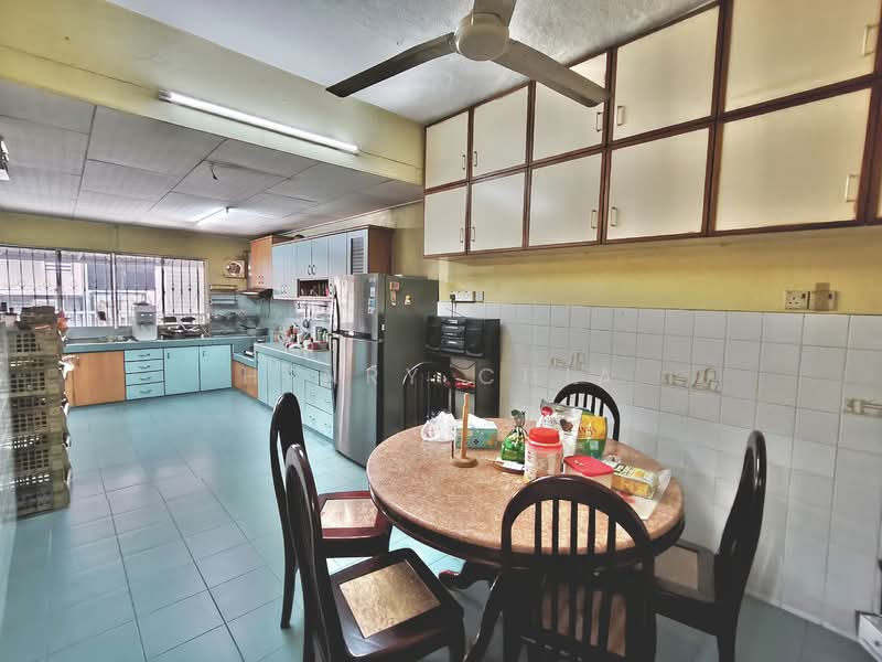 2-storey Terraced House for Rent in Taman Connaught (Cheras) - Henry Chia - Kitchen - PropertyGuru.com.my