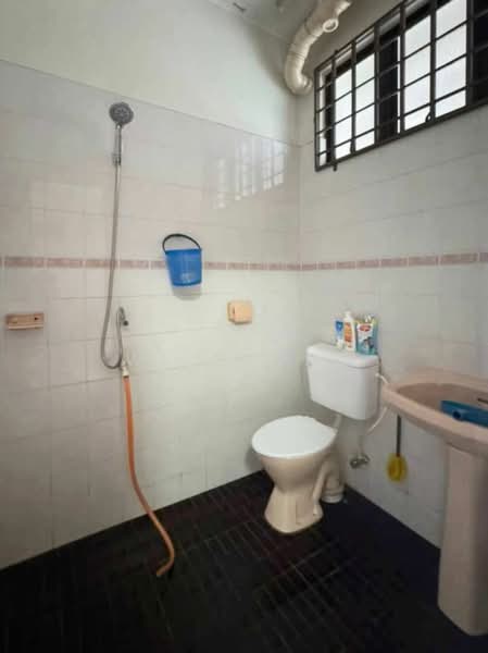 JOHOR BAHRU , TAMAN DAYA untuk Untuk Dijual - RM 658,000, Mac 2026 - Bathroom - PropertyGuru.com.my