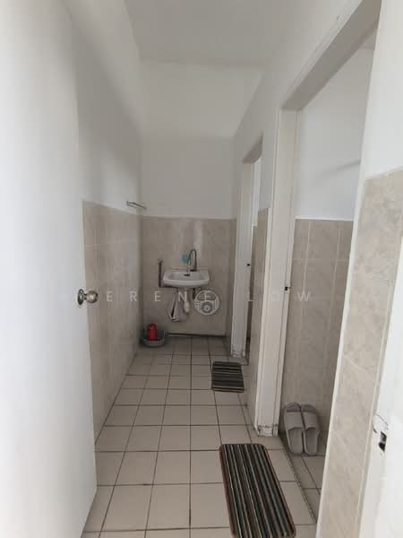 Taman Nusa Bestari Jaya untuk Untuk Disewa - RM 1,500 /bulan, Mac 2026 - Bathroom - PropertyGuru.com.my