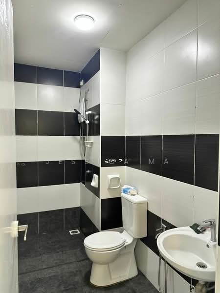 Service Residence for Rent at Sky Oasis Residence (Pangsapuri Oasis 1) - Jessica Ma - Bathroom - PropertyGuru.com.my
