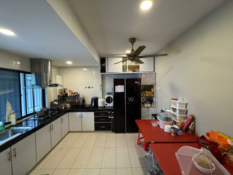 Happy Garden untuk Untuk Disewa - RM 3,700 /bulan, Mac 2026 - Kitchen - PropertyGuru.com.my