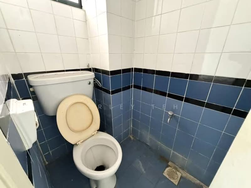 Office for Rent in Bayan Baru (Penang) - Shirley Teh - Bathroom - PropertyGuru.com.my