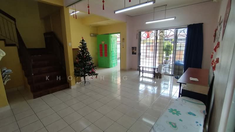 2-storey Terraced House for Sale in Taman Putra Prima (Puchong) - Kho Chng Guan - Living Room - PropertyGuru.com.my