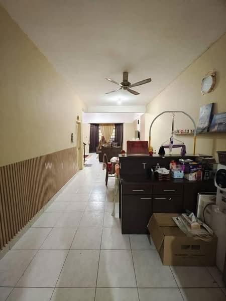 1.5-storey Terraced House for Sale in Taman Pelangi Indah (Ulu Tiram) - Winson Tan - Living Room - PropertyGuru.com.my