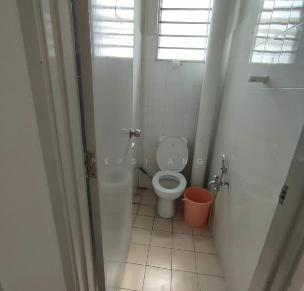Shop / Office for Rent in Ambang Botanic 2 (Klang) - Pepsi Ang - Bathroom - PropertyGuru.com.my