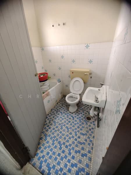 2-storey Terraced House for Sale in Taman Putra (Ampang) - Christina Ho - Bathroom - PropertyGuru.com.my