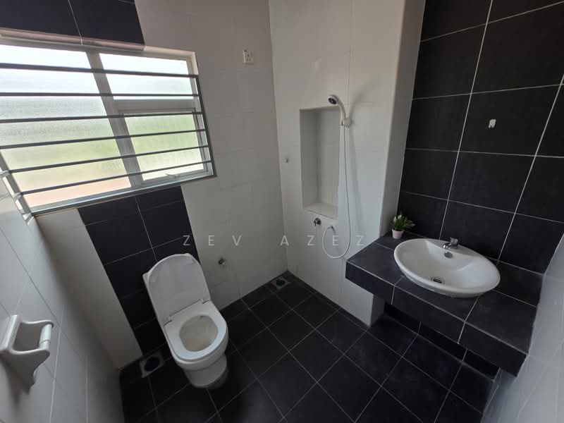 2-storey Terraced House for Rent in Shah Alam (Selangor) - Zev Azez - Bathroom - PropertyGuru.com.my