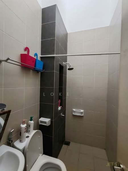 Semi-Detached House for Sale in Setia Utama (Setia Alam) - Loke . - Bathroom - PropertyGuru.com.my