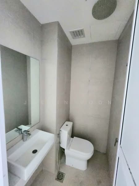 Service Residence for Sale at Hampton Height Damansara - Justin Voon - Bathroom - PropertyGuru.com.my