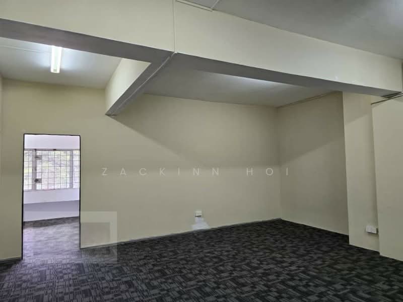 Shop for Rent in Bandar Bukit Tinggi (Klang) - Zackinn Hoi - Interior - PropertyGuru.com.my