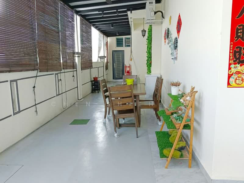 Cluster House for Sale in Taman Bestari Indah (Ulu Tiram) - Chen Shieh Yu - Balcony - PropertyGuru.com.my
