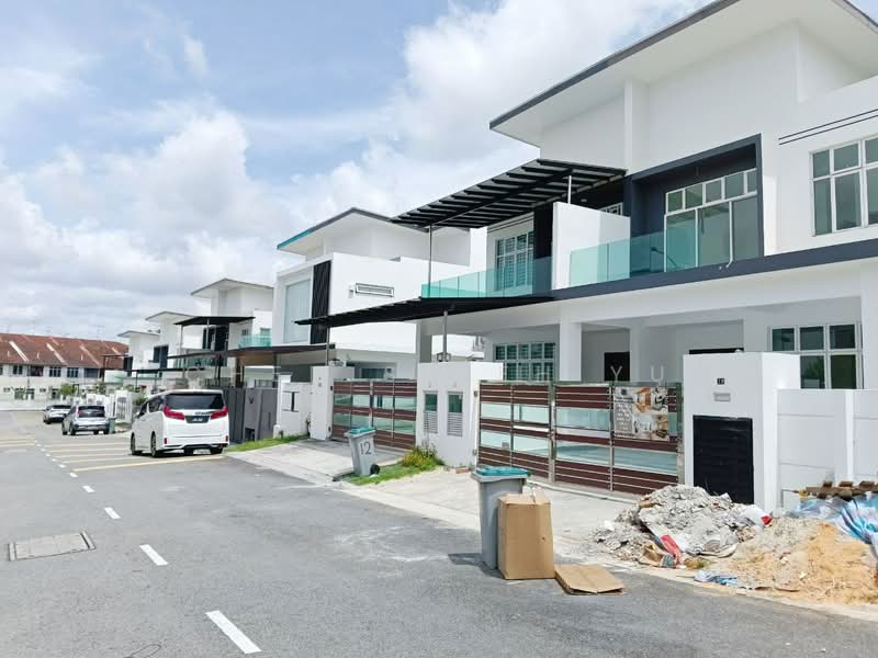 Cluster House for Sale in Taman Bestari Indah (Ulu Tiram) - Chen Shieh Yu - Exterior - PropertyGuru.com.my