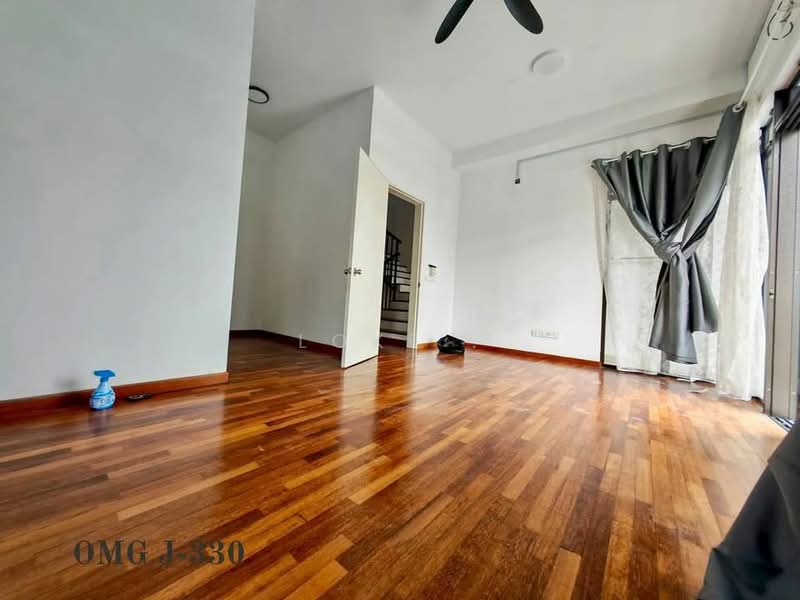 Semi-Detached House for Sale in Setia Utama (Setia Alam) - Loke . - Living Room - PropertyGuru.com.my