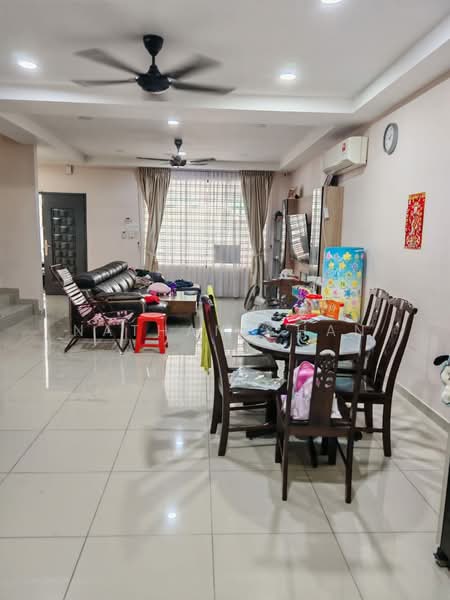 Ehsan Jaya Ehsan Jaya Ehsans Jayas untuk Untuk Dijual - RM 828,000, Mac 2026 - Living Room - PropertyGuru.com.my