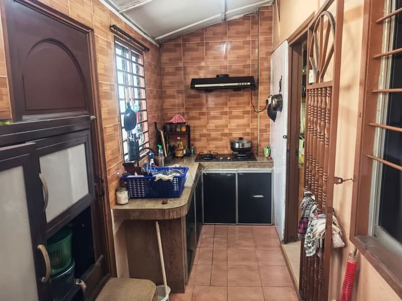 Taman Medan 30 untuk Untuk Dijual - RM 549,000, Mac 2026 - Kitchen - PropertyGuru.com.my