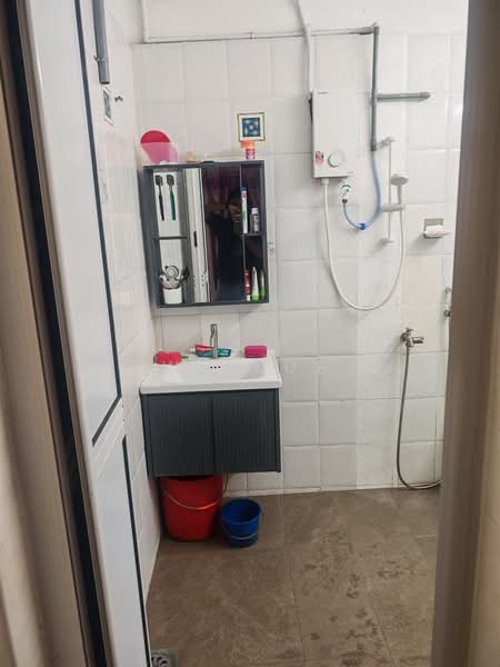 Taman Medan 30 untuk Untuk Dijual - RM 549,000, Mac 2026 - Bathroom - PropertyGuru.com.my