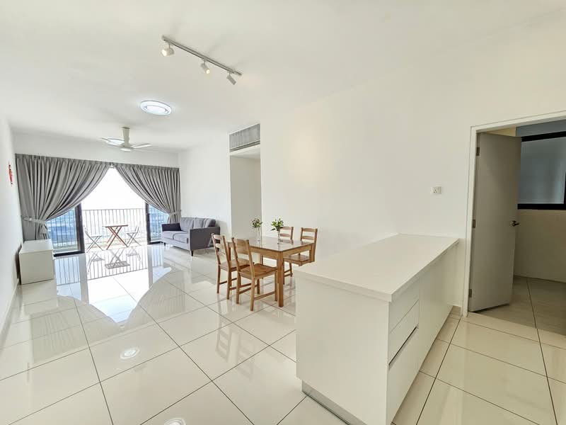 Vertu Resort untuk Untuk Disewa - RM 1,800 /bulan, Apr 2026 - Living Room - PropertyGuru.com.my