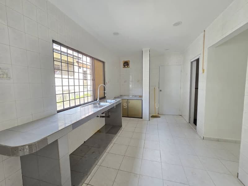Taman Daya untuk Untuk Dijual - RM 668,000, Mac 2026 - Kitchen - PropertyGuru.com.my