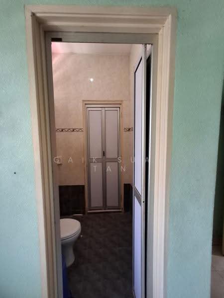 Rumah Teres 2-Tingkat untuk Dijual di Taman Seri Zamrud (Sungai Ara) - Gaik Suan Tan - Bathroom - PropertyGuru.com.my