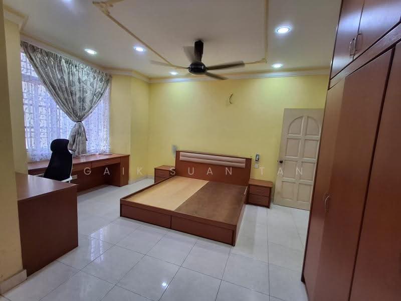 Rumah Teres 2-Tingkat untuk Dijual di Taman Seri Zamrud (Sungai Ara) - Gaik Suan Tan - Bedroom - PropertyGuru.com.my