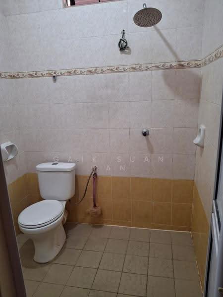 Rumah Teres 2-Tingkat untuk Dijual di Taman Seri Zamrud (Sungai Ara) - Gaik Suan Tan - Bathroom - PropertyGuru.com.my