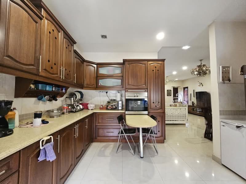 Lakeside Terrace untuk Untuk Dijual - RM 1,750,000, Mac 2026 - Kitchen - PropertyGuru.com.my