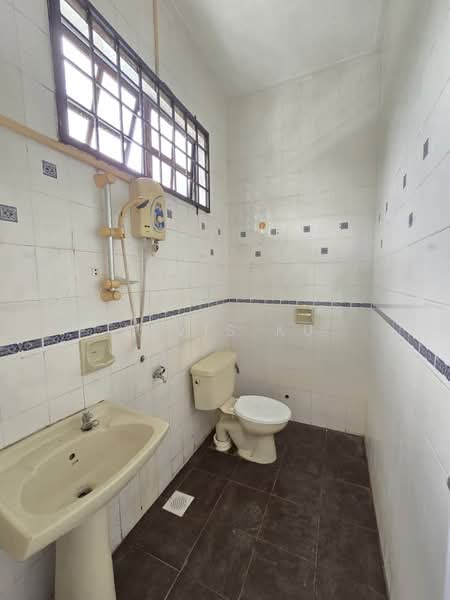 Taman Daya Taman Daya Tamans Dayas untuk Untuk Dijual - RM 668,000, Mac 2026 - Bathroom - PropertyGuru.com.my