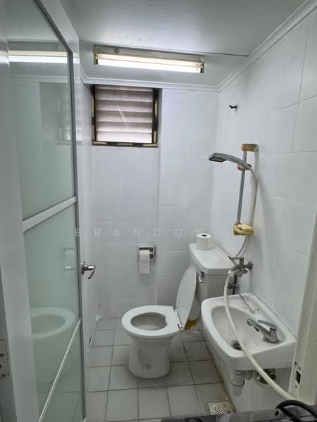 Apartment for Sale at SD Apartments - Brandon . - Bathroom - PropertyGuru.com.my