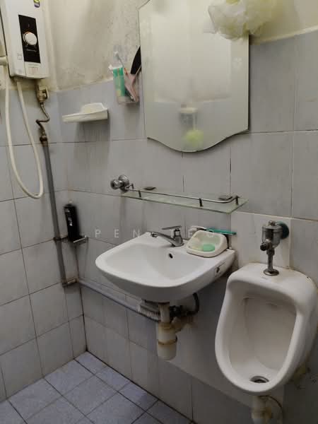 Apartment for Sale at Sri Saujana - Pen Teo - Bathroom - PropertyGuru.com.my