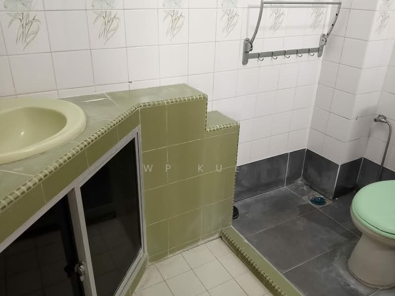 2-storey Terraced House for Sale in Usj 9 (Subang Jaya) - WP Kue - Bathroom - PropertyGuru.com.my